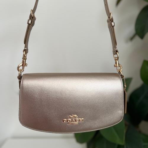 شنطة كوتش Andrea للكتف ذهبي