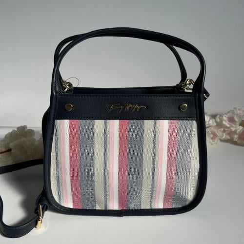 شنطة تومي هيلفقر كروس بدي