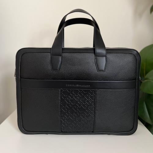 شنطة لابتوب تومي هلفقر جلد أسود
