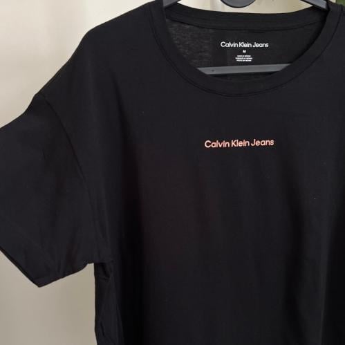 تيشيرت كلفن كلاين اسود واسع