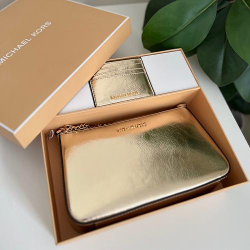 بوكس شنطة وكارد هولدر مايكل كورس ذهبي