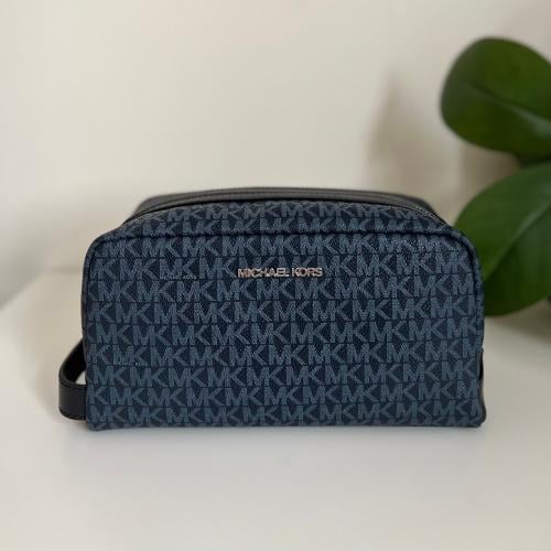 شنطة مايكل كورس رجالية لليد كحلي