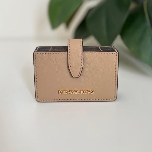 محفظة مايكل كورس للبطاقات