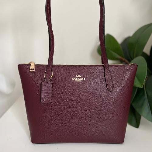 شنطة كوتش للكتف Fiona صغيرة