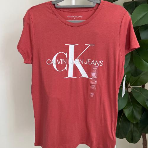 تيشيرت كلفن كلاين