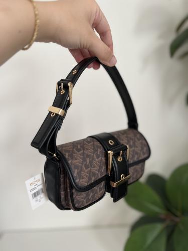 شنطة مايكل كورس Colby اكسترا سمول بني واسود