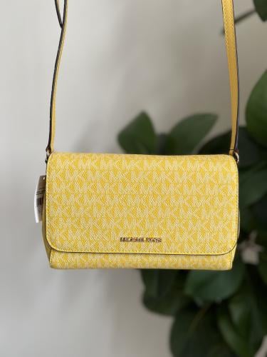 شنطة مايكل كورس كروس بدي اصفر