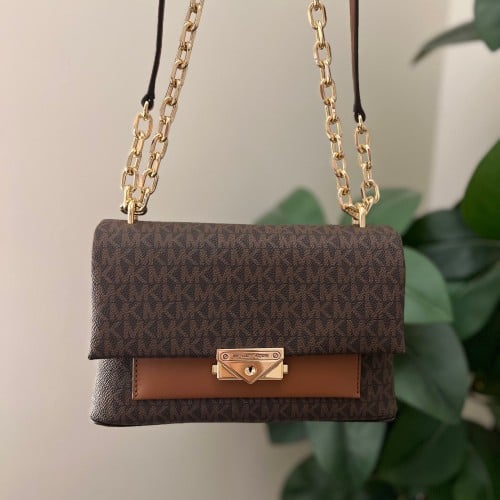 شنطة مايكل كورس Cece وسط