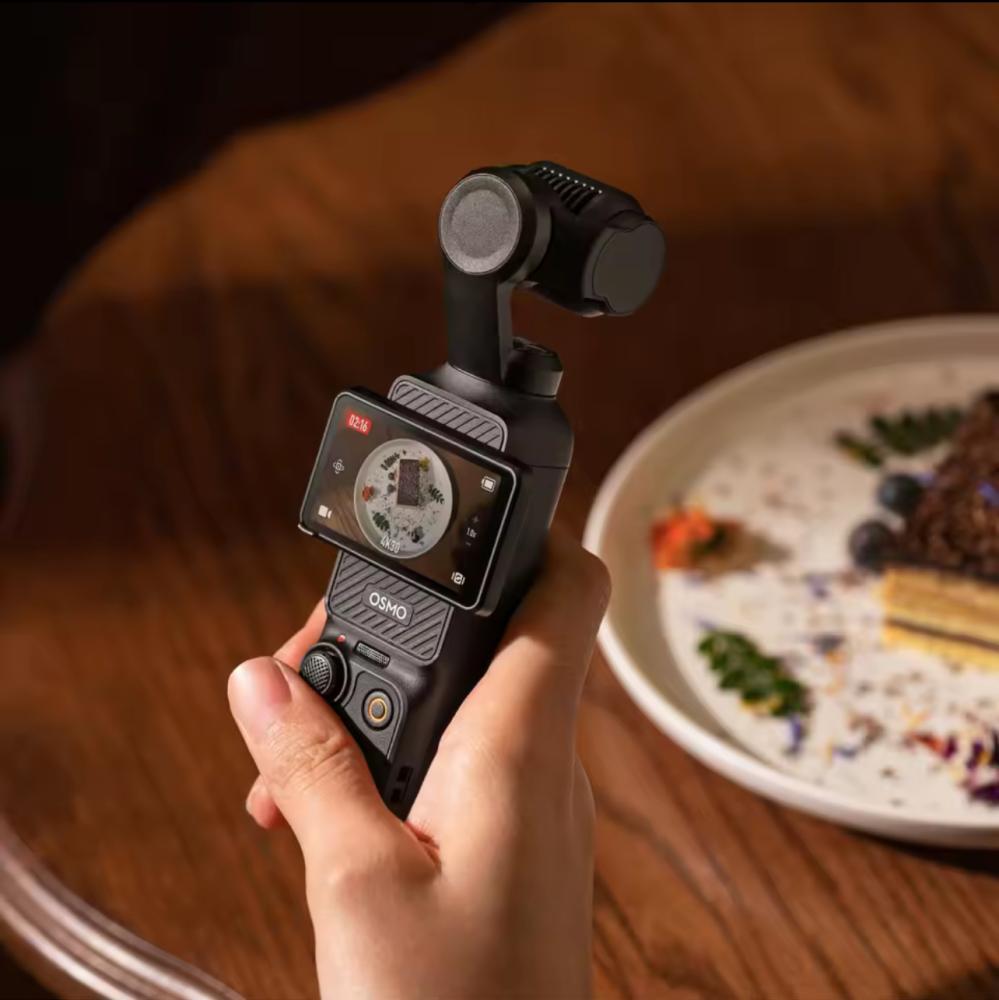 كاميرا DJI Osmo Pocket 3 – إصدار Creator Combo