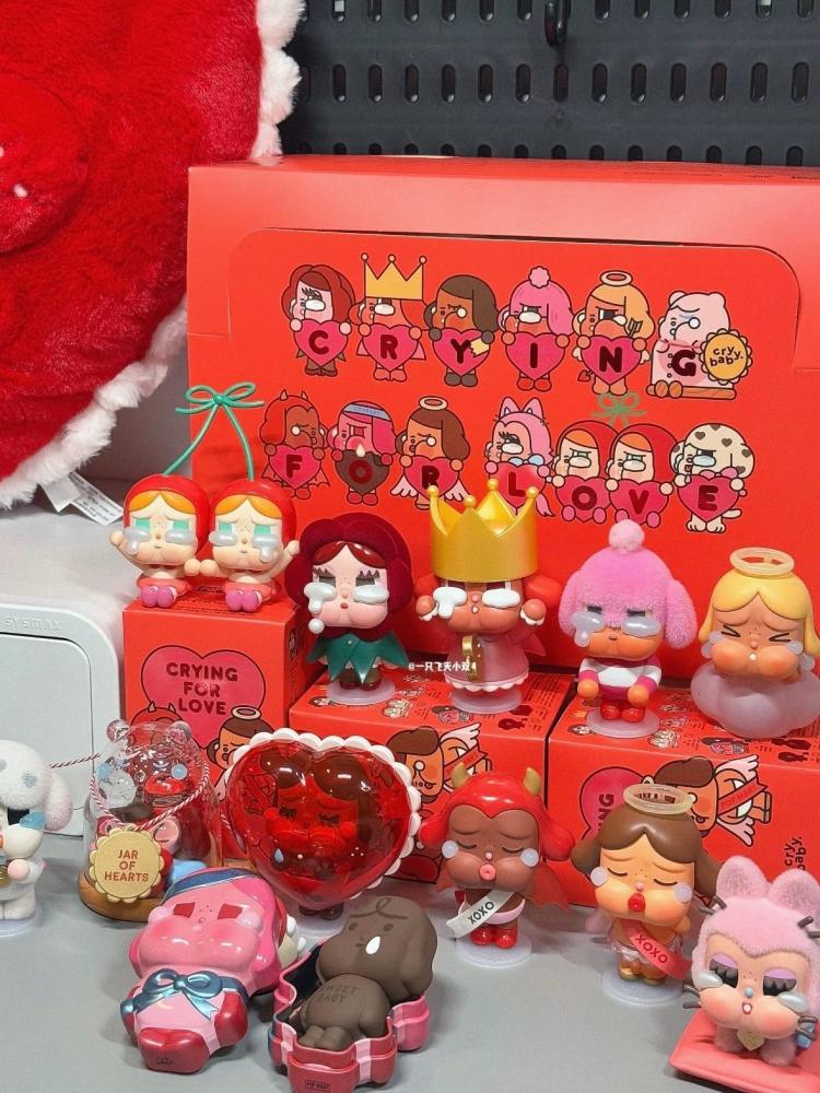 Pop Mart Crybaby - Love Series