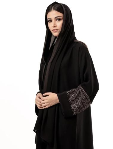 عباية قماش انترنت بأكمام مطرزه اسود