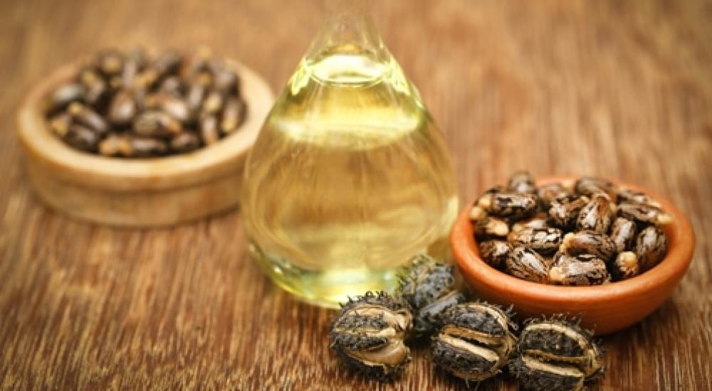 زيوت طبيعية لتكثيف الحواجب والرموش: أفضل الخيارات لفوائد مثالية