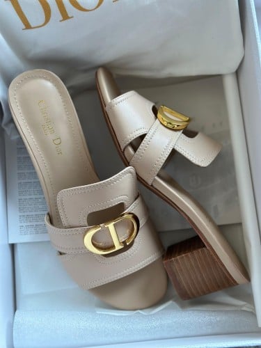 DIOR