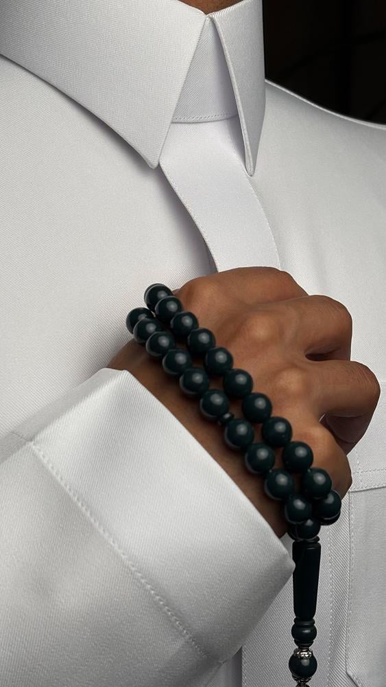 ما هي أجود أنواع القماش؟ دليلك الكامل لأفضل أقمشة الثوب الرجالي