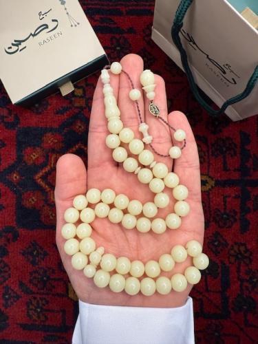سبحة ضومنة لون لؤلؤي