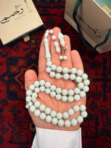 سبحة ضومنة لون فستقي