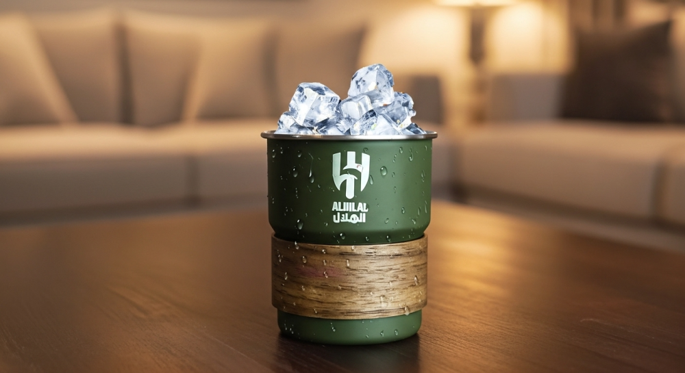 أكواب الهلال المعدنية من Cups Store: فخامة الانتماء الأزرق في كل رشفة