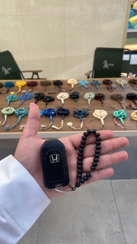 ميدالية اسود بخيط اسود