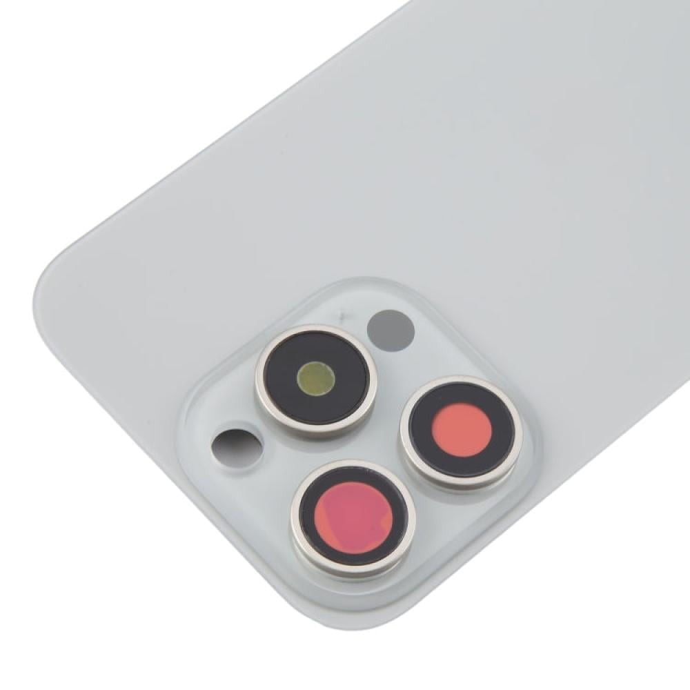 غطاء خلفي للبطارية مع غطاء عدسة الكاميرا لجهاز iPhone 16 Pro (فضي)