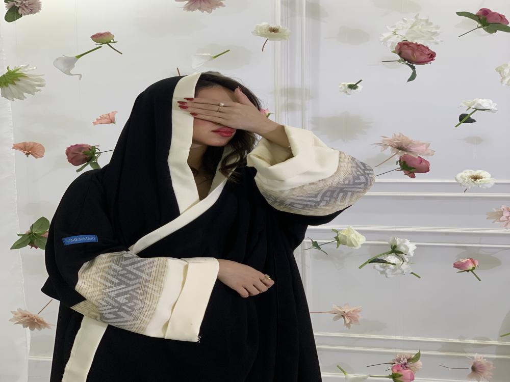 عباية اكمام بيضه سدو