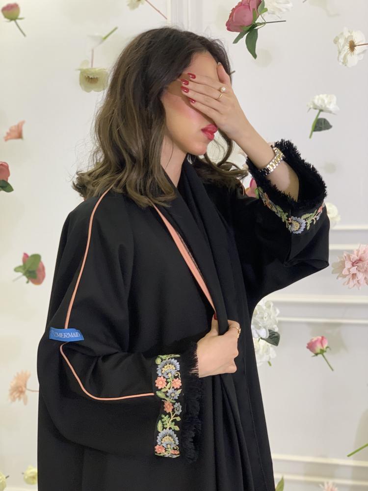 عباية سوداء