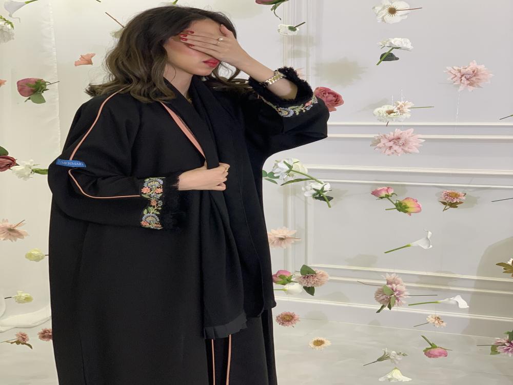 عبايات خروج شيك