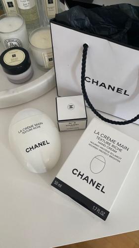 كريم السر لبشرة نضرة chanel