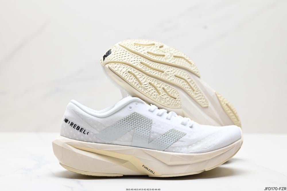 New Balance FuelCell SuperComp Elite v4