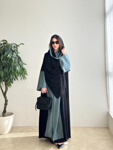 عباية كريب ملكي بإضافة لون تيفاني