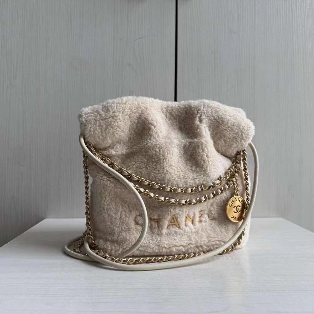 CH 22 handbag 20cm