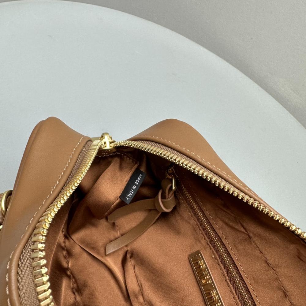 MiuMiu arcadie 22cm