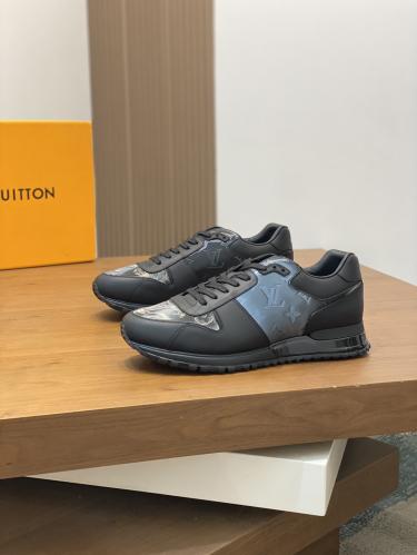 LV SNEAKERS