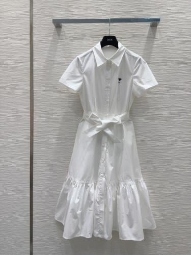 فستان ديور القميصي الأبيض (Dior White Shirt Dress)