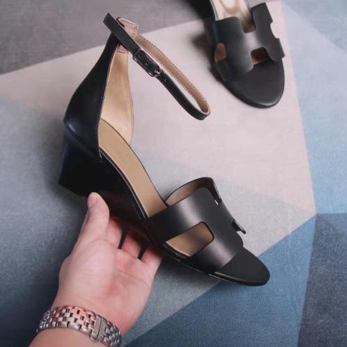 هيرميز أوران ساندل بكعب (Hermès Oran Sandal with H...