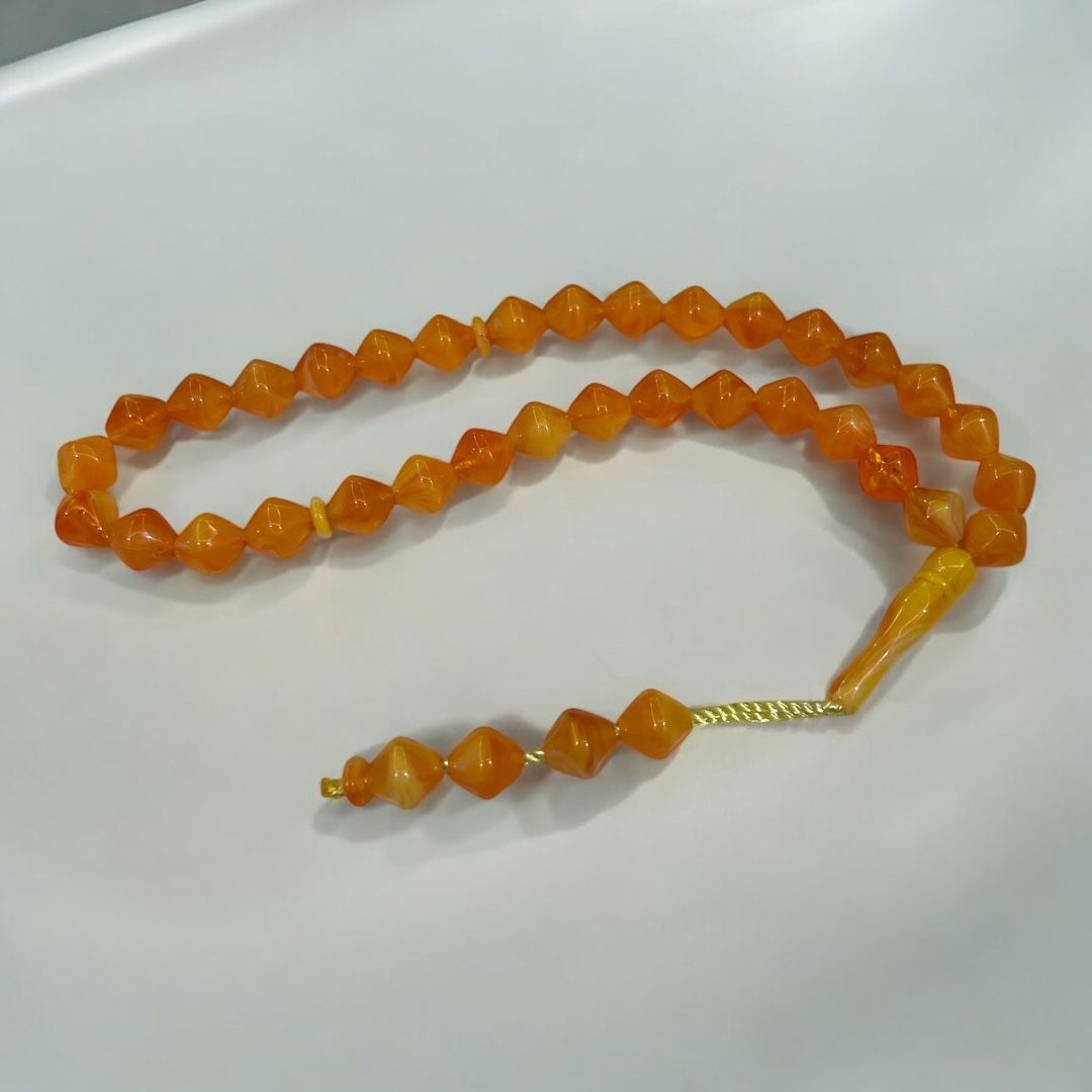 سبحة من الخرز باللون  الاورنج