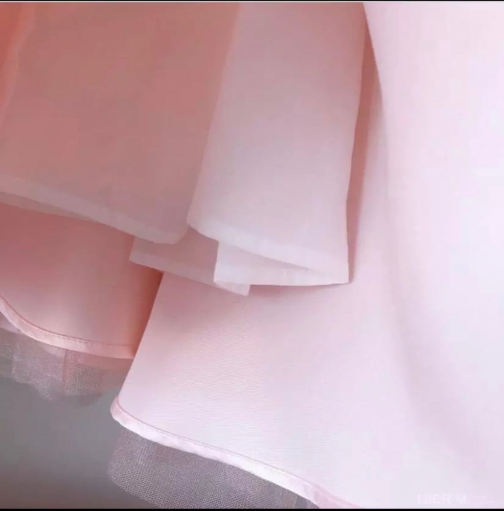 فستان اطفال منفوش للأميرات الصغار لعمر خمس سنوات