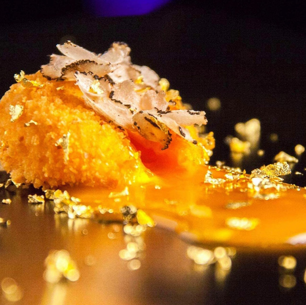 رقائق اوراق ذهبية للزينة غير صالحة للاكل من فريووك لتزيين الاطباق برقائق الذهب الاصلية بوزن 3 غرام لتزين الطبخ والكعك والشكولاتة والديكورات والمنتجات الصحية