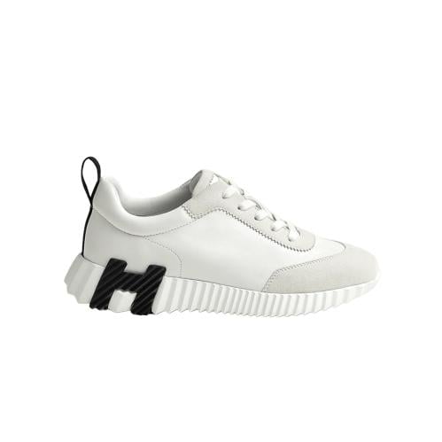 حذاء ارميز ابيض Bouncing sneaker
