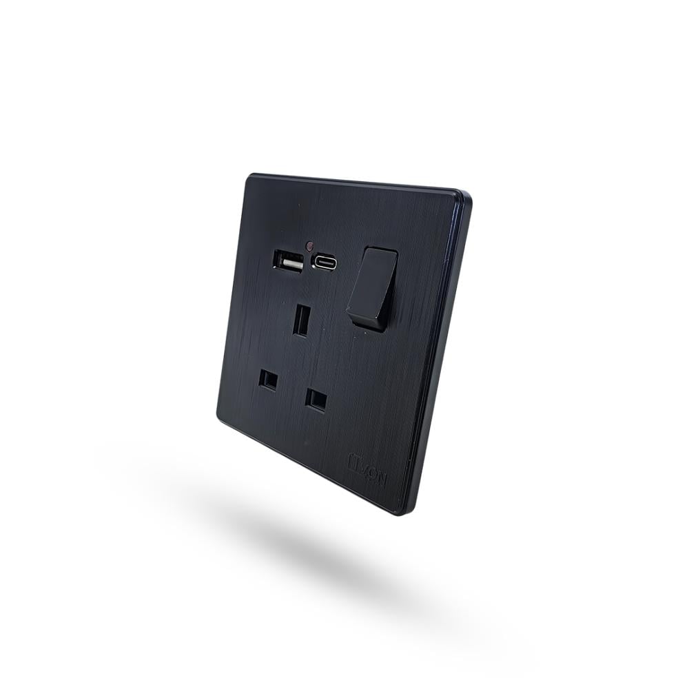 فيش ثلاثي مع مدخل usb ومدخل type c