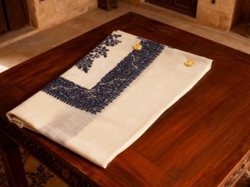 الشالات الكشميرية: اللمسة الفاخرة لكل موسم شتوي