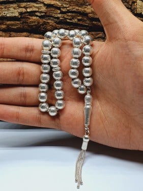 سبحه فضه عدد 33 خرزه وزن 26,4 جرام