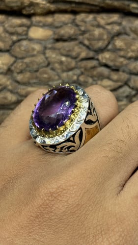 حجر الجمشت المرصع بالالماس
