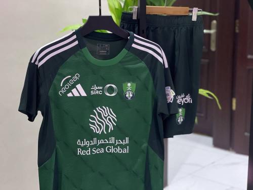 طقم الاهلي الأساسي الجديد اللون الأخضر 2025-2024