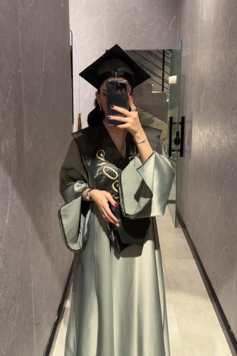 عباية تخرج زيتي
