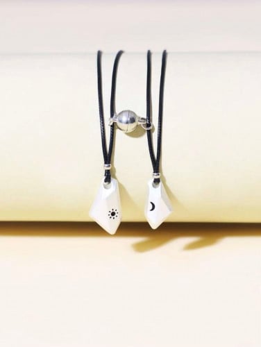 قلادتين القمر والشمس