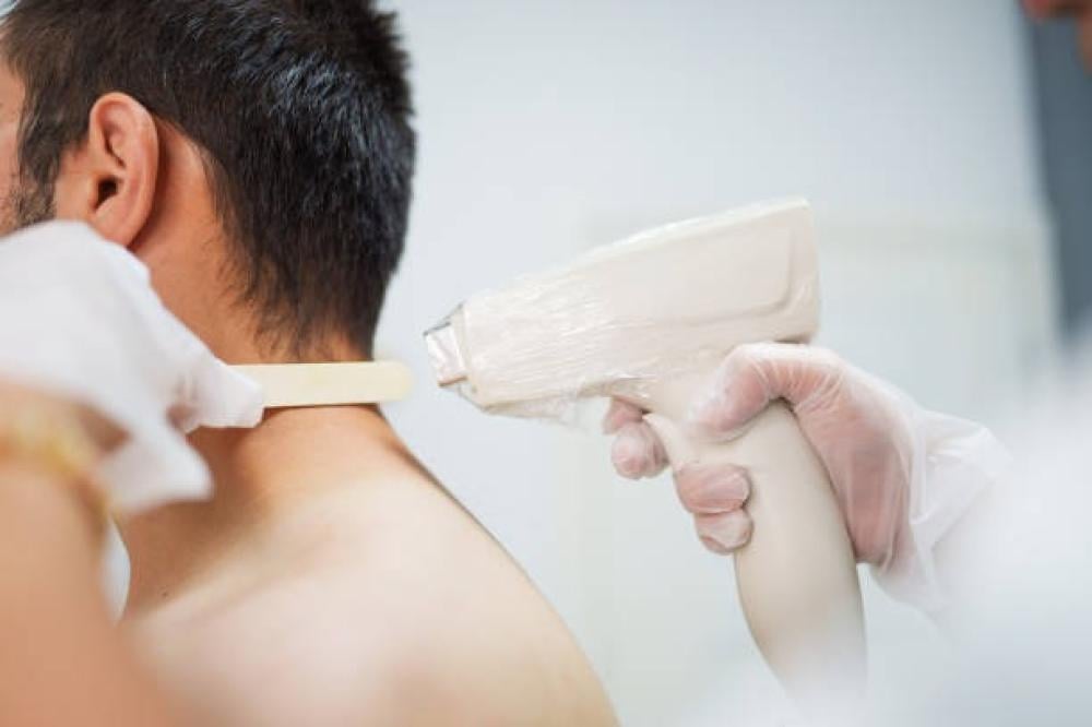إزالة شعر الظهر للرجال بالليزر