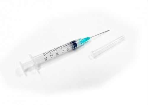 سرنجات 3مل صيني DISPOSABLE SYRINGE 3ML 100PCS/PKT