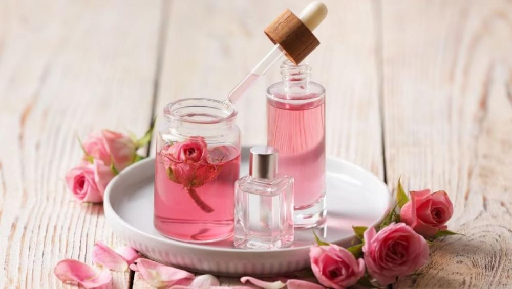 فوائد ماء الورد