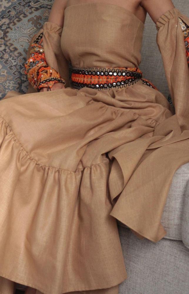 فستان أكمام تطريز