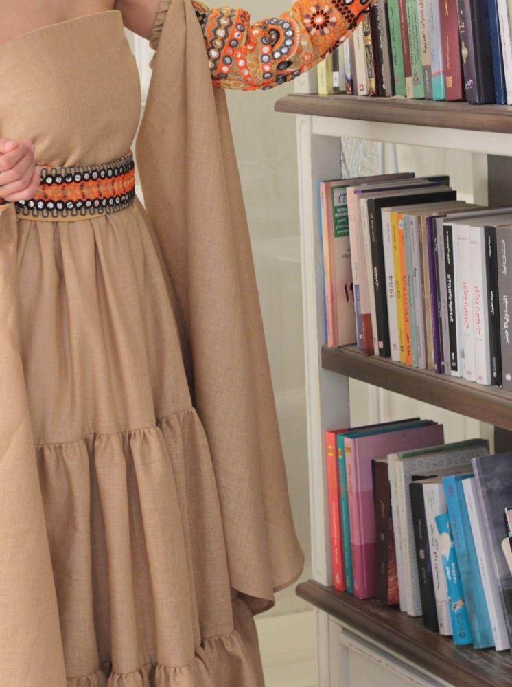 فستان أكمام تطريز